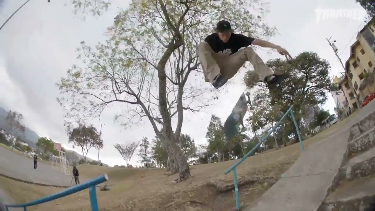 Links to original clips: https://quartersnacks.com/2022/09/qstop10-september-9-2022/ • Intro via @SUNDAYHARDWARE