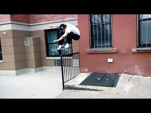 Links to original clips: https://quartersnacks.com/2022/08/qstop10-august-19-2022/ • Intro via @ziptripp