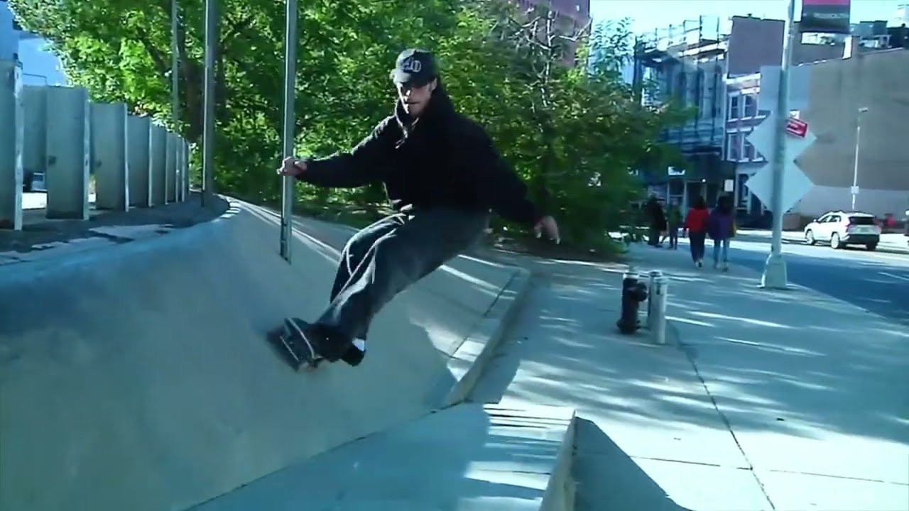 Links to original clips here: https://quartersnacks.com/2022/08/qstop10-august-12-2022/ • Intro via Guillaume