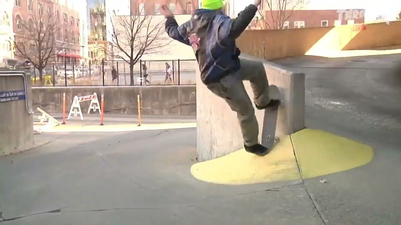 Links to original clips: https://quartersnacks.com/2022/06/qstop10-june-17-2022/ • Intro via @vagueskatemag