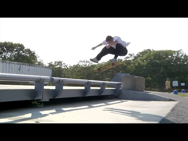 Links to original clips: https://quartersnacks.com/2022/03/qstop10-march-25-2022/ • Intro via @bonestalone on IG