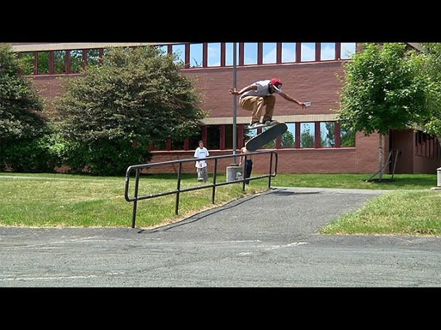 Links to original clips here: https://quartersnacks.com/2022/02/qstop10-february-25-2022/ • Intro via @karstenkleppan on IG