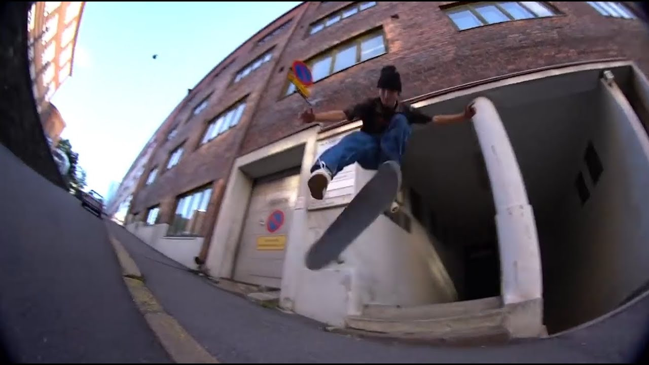 Links to original clips: https://quartersnacks.com/2021/12/qstop10-december-10-2021/ • Intro via @whatisnewyork on IG