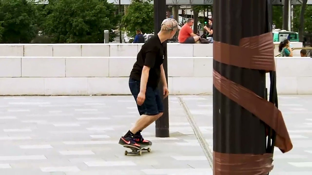 Links to original clips: https://quartersnacks.com/2021/12/qstop10-december-3-2021/ • Intro via @sk8mafia