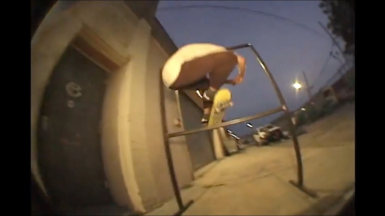 Links to original clips here: https://quartersnacks.com/2020/12/qstop10-december-4-2020/ • intro via @elijah_gordon
