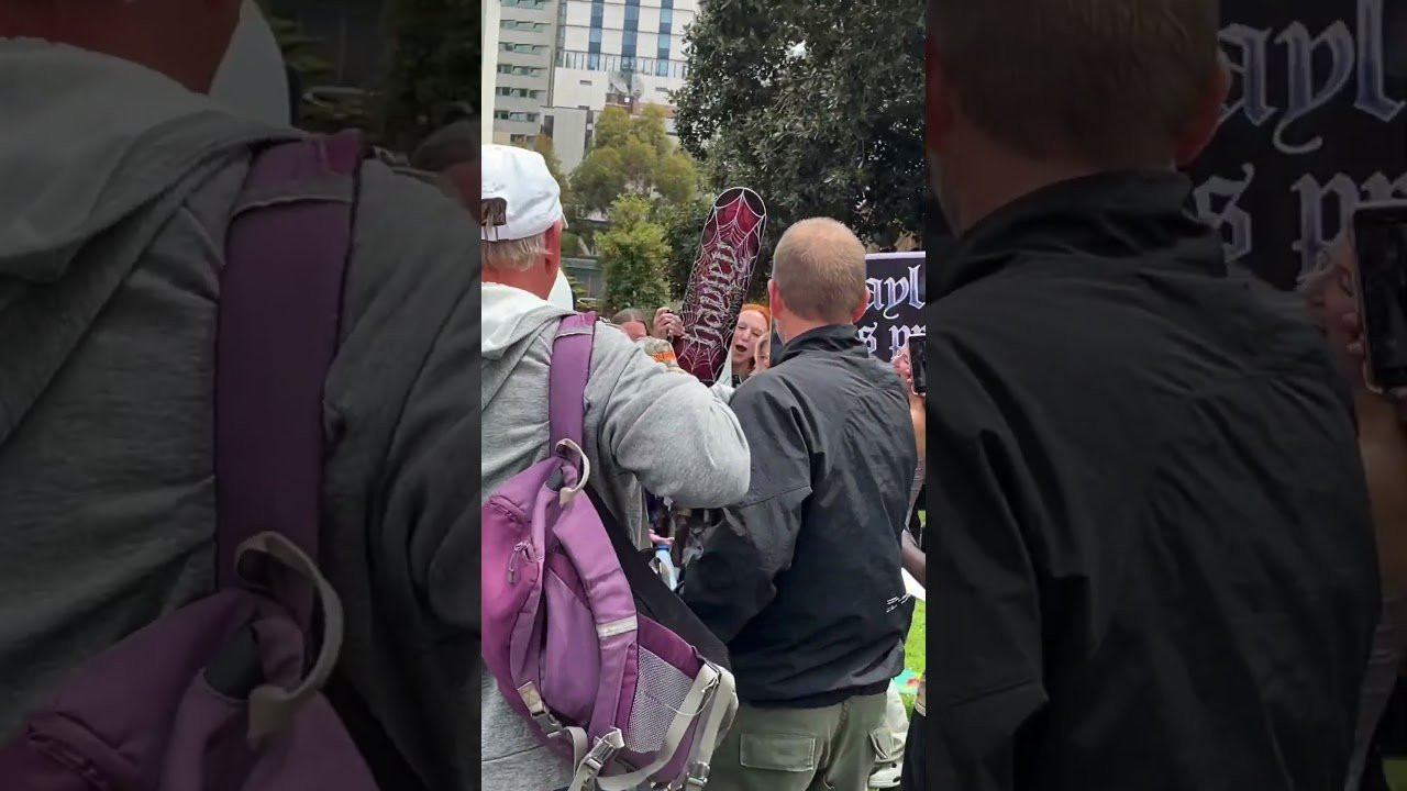 HAYLEY WILSON IS PRO! The whole Melbourne skate community came together for an epic surprise with the REAL team, filled with all the feels.<br /><br />#hayleywilson #realskateboards