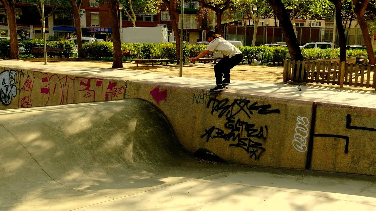 Barcelona edit featuring some friendly code snippets to improve your skateboarding applications! For non-skateboarder, these snippets can help you better understand what's happening between the lines of skateboarding.<br /><br />Featuring <br />Weezy<br />Flo Dercle<br />Corey Henderson<br />Graham Thoms<br />Julien Merour<br />Maik Buschkamper<br />Antoine Gautier<br />Nico Positano<br />Maxwell House<br />Ludo Tempesti<br />Timo Meier<br /><br />www.trabajandoskate.com #trabajando