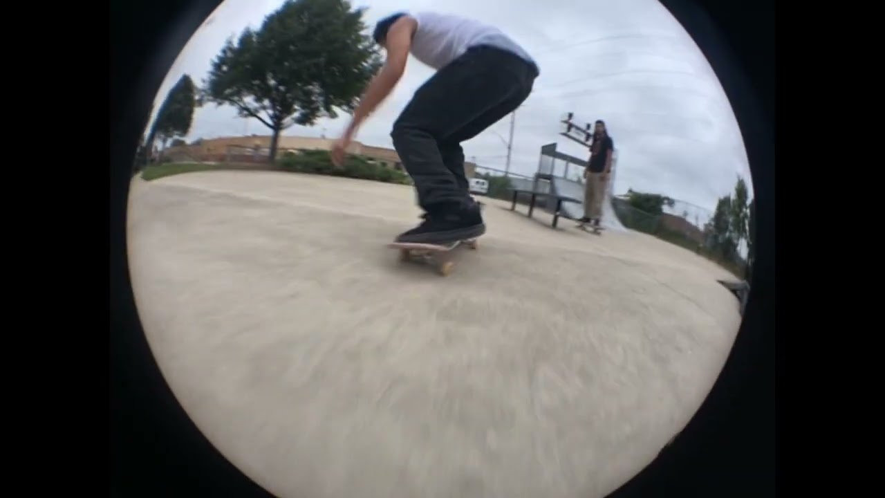 El equipo ya se armó <br />Now it’s just steps moving forward! <br /><br />Shout out to <br />@segatronmedia & TRABAJANDO FISHEYE LENS <br /><br />#chicago #skateclip #skateboarding #explore