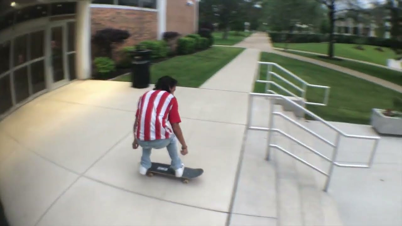 a little street edit with the homies.<br />#chicago #skate #sickassfoos