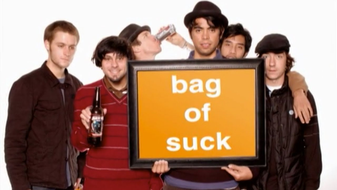 Enjoi - Bag Of Suck (2006)<br />[Deinterlace/59.94fps]<br /><br />00:00 - Intro<br />02:12 - Caswell Berry<br />06:04 - Jason Adams<br />11:26 - Sun Village<br />13:40 - Jose Rojo<br />17:16 - Bros<br />22:54 - Clark Hassler<br />26:06 - Louie Barletta<br />32:59 - Jerry Hsu<br />40:57 - Credits (muted due to copyright)