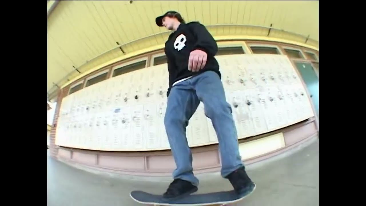 DC: The DC Video - Bonus Montage (2004) [Deluxe Edition]<br />[Deinterlace/59.94fps]