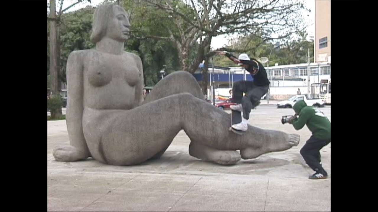 A solo part from Hendrik Santos filmed around Brazil in the streets of São Paulo, Curitiba, Maringá and Balneario Camboriu.<br /><br />Filmed and edited by Rafael Regis.<br /><br />Still Photography by Marco Gutierrez.<br /><br />Additional filming by Mike Mag, Luis Beltran, Anderson Gomes, Yuri Frederico.<br /><br />Subscribe to Skate Jawn: https://webstore.skatejawn.com/<br />More content: http://skatejawn.com<br />IG: https://www.instagram.com/skatejawn/<br />More videos: https://www.youtube.com/skatejawn