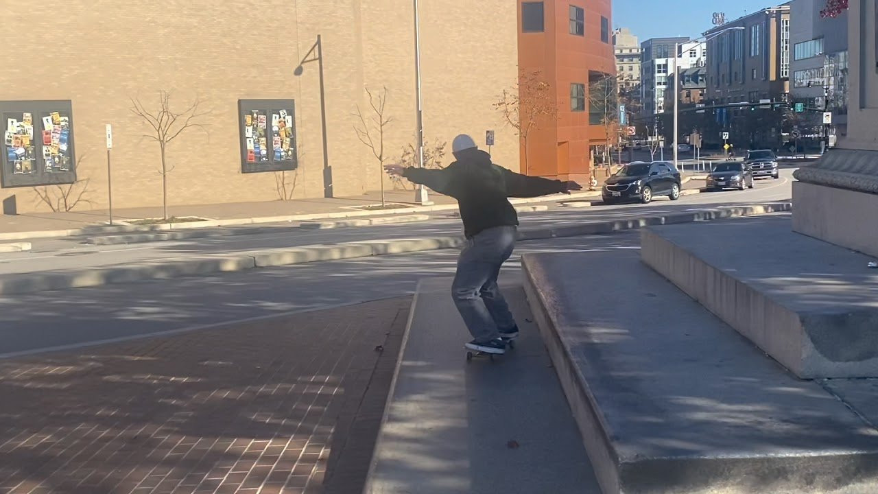 An ode to the Lyric Monument spot in Baltimore in collaboration with Vu Skateshop's "Lyric" capsule. Filmed and scored by Spencer Brown. <br /><br />"The spot has never been a bust & has never changed except for the bricks surrounding it. I’ve been skating there for over 20 years now, it’s the closest thing we have to a Pulaski or Love Park." -Gary Smith, Vu Skateshop<br /><br />http://www.vuskateboardshop.com/vu/<br />http://skatejawn.com
