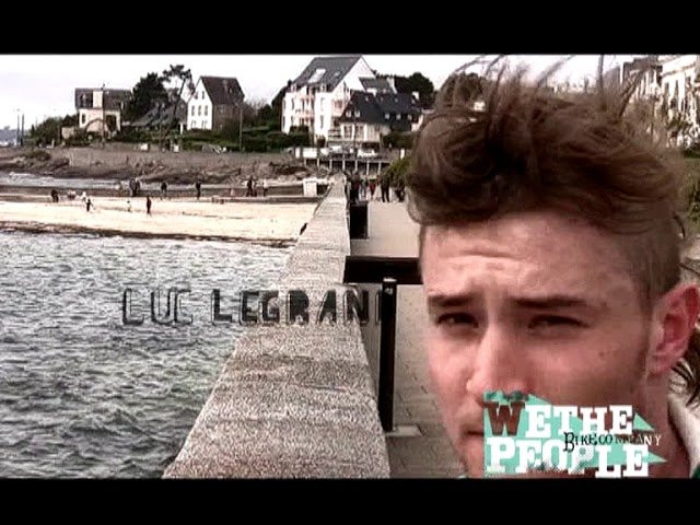 Pubs de riding bmx parues dans le dvd DOUCE FRANCE produit par SOUL à l'initiative commune de Mayol et Daniel Mini.<br />Extraits 2 avec<br />Vans ft Kevin Kalkoff<br />Bmx Avenue ft Kamal Faraj, Mathieu Peladan, Fabien François, Dech<br />Wethepeople ft Luc Legrand, Lilian Conry, <br />Carhartt ft Clément Granier<br />Merci aux sponsors pour le soutien sur ce projet démentiel