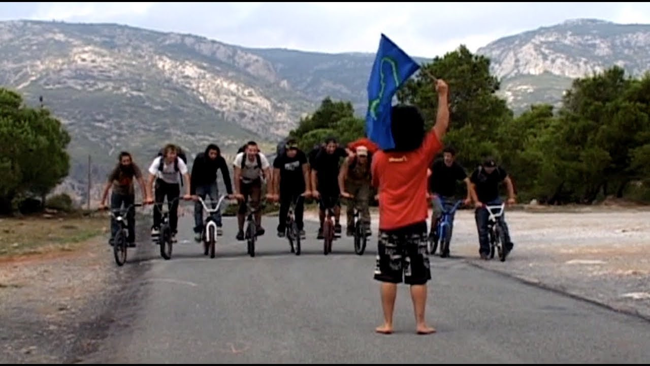 La comu en vélo dans les Corbières<br />Paru dans le dvd du SOUL BMX MAG N°69 (2011)<br />Une idée originale de Titou Picard<br />Réalisé par John Mini