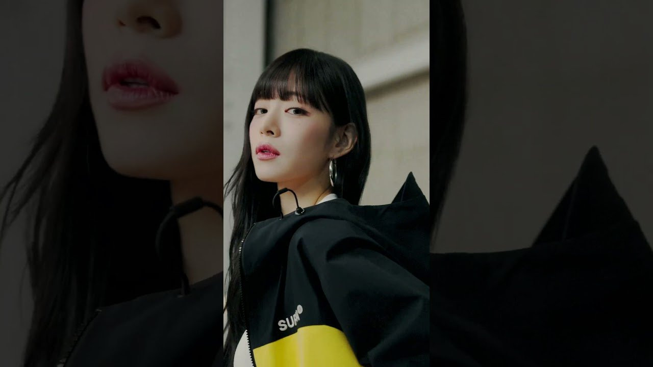 #fromis_9 #이채영 #프로미스나인 <br /><br />이채영(@chaengrang_)과 함께한 24FW 캠페인.<br />스트릿하면서도 건강미가 넘치는 이채영만의 매력을 깊이 담아낸 수프라 24FW 캠페인 컬렉션을 지금 확인해보세요.<br /><br />24FW campaign with Lee Chae-young (@chaengrang_). Check out the Supra 24FW campaign collection that captures Lee Chae-young's unique charm, combining street style with a vibrant sense of vitality.