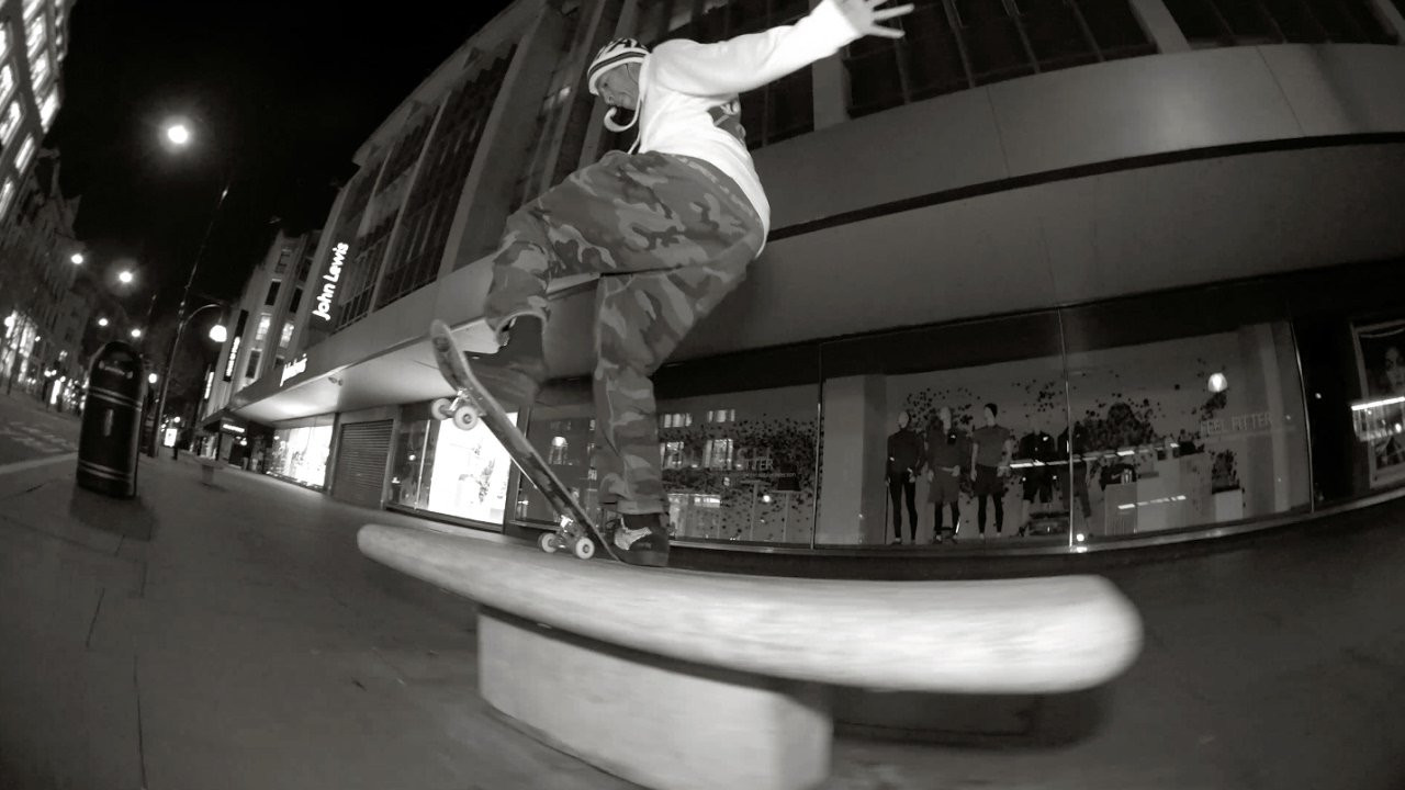 The next step in modern athletic-inspired cup soles, Shifter is an asymmetric design fine-tuned for skateboarding performance and durability. Constructed atop our new cup sole system, which utilizes new "S" tread for increased flexibility and a longer life span, Shifter has an asymmetric lace pattern to prevent breakage and a TAR toe cap for an added layer of protection that provides ideal flick. A padded interior ensures interior comfort and an internal heel EVA crash pad delivers peak impact protection.<br /><br />Video By:<br />Breaks Agency