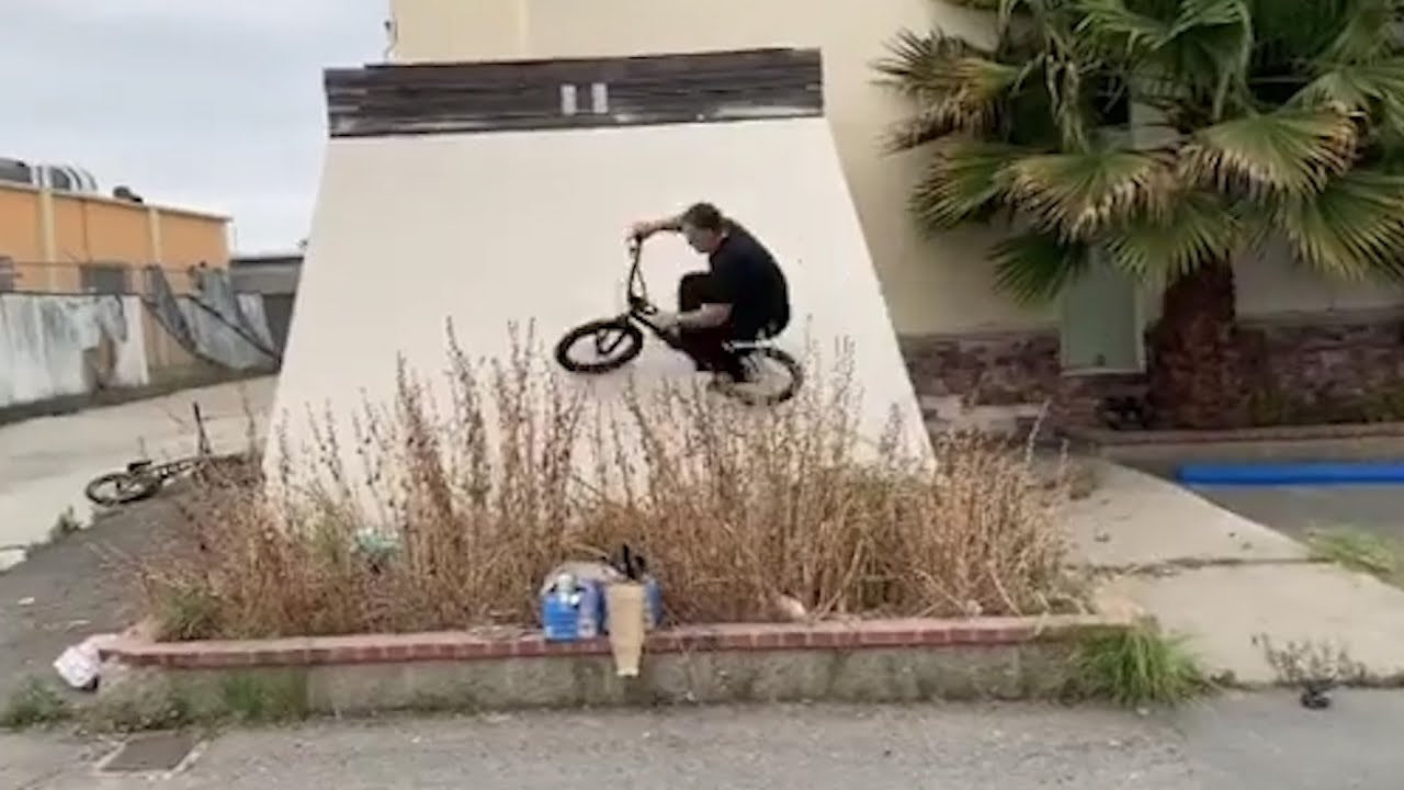 48 years old, fake hip, no signs of stopping: Chris Moeller aka Mad Dog aka the boss man committed to filming a clip a day for a month and he killed it! <br /><br />Guest clips from Arnold, Ben Silver and Keith Mulligan!<br /><br />#bmx #MOELLERMONDAYS