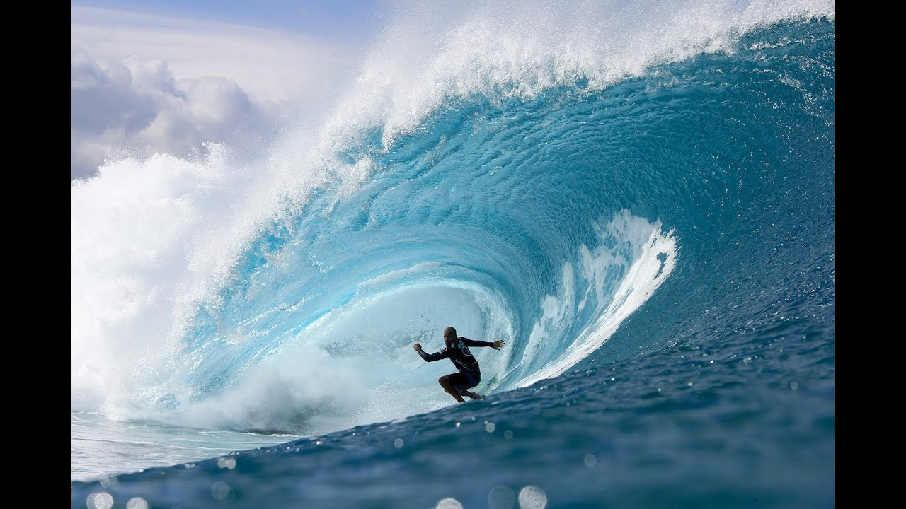 http://www.TheSurfChannel.com<br /><br />The Volcom Pipe Pro 2014 held excellent 8-12ft conditions for the competitors on the final day of the event held on Oahu's North Shore. Kelly Slater, Wiggolly Dantas, Mason Ho, and Adriano de Souza all battled it out for the last heat of the day, with Slater coming out on top. <br /><br />Footage Courtesy of Volcom<br /><br />PHOTO GALLERY: VOLCOM PIPE PRO 2014<br />http://www.thesurfchannel.com/news/20140206/best-waves-of-volcom-pipe-pro/<br />_____________________<br /><br />The Surf Channel will be an original, free, ad supported television network delivered on cable, satellite and IPTV services, web and wireless. The Video On Demand television network will be found on cable, satellite, telco and digital. Distribution partners include: Comcast, Cox Communications, DirecTV, Dish Network, Filmon.com.<br /><br />For industry news around the clock and to find out about the upcoming television launch, check out:<br /><br />http://www.TheSurfChannel.com<br />http://www.Facebook.com/TheSurfChannel<br />http://www.Twitter.com/TheSurfChannel<br />http://www.Instagram.com/TheSurfChannel<br /><br />* Twitter/Instagram your best barrel face to win prizes every month to #TheSurfChannel #BarrelFace, and 'Like' us on Facebook to join history's first network dedicated to the great sport of surfing.