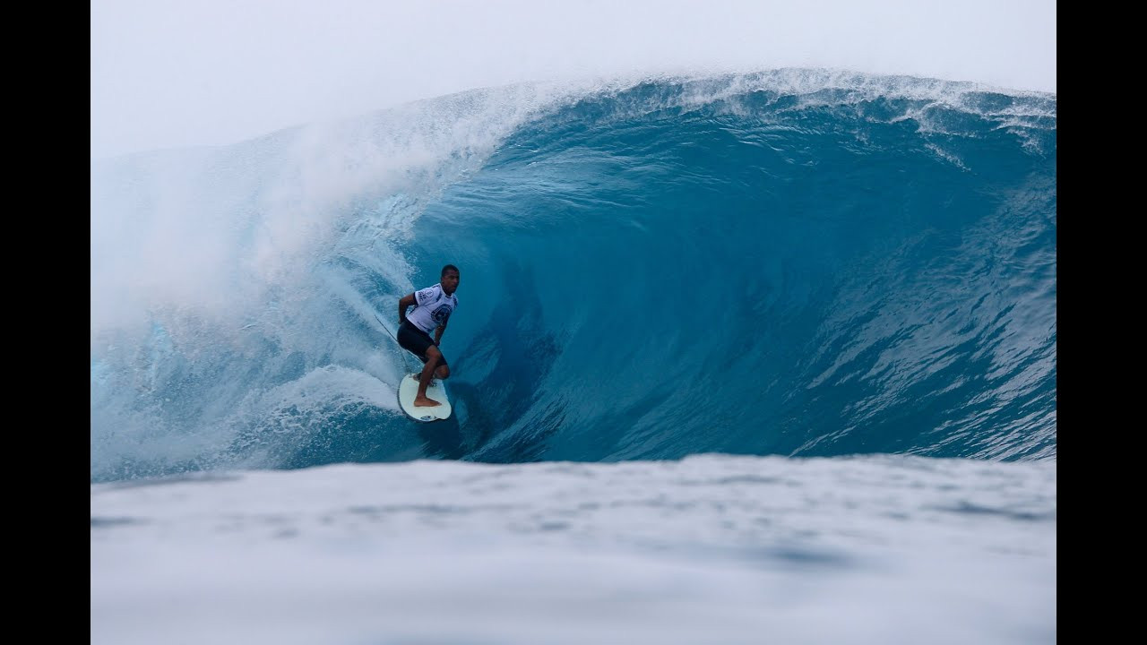 http://www.TheSurfChannel.com<br /><br />The Volcom Pipe Pro 2014 held excellent 8-12ft conditions for the final day of the event held on Oahu's North Shore. Kelly Slater (USA), Wiggolly Dantas (BRA), Mason Ho (HAW) and Adriano de Souza (BRA) all battled their way to the finals.<br />_______________________<br /><br />The Surf Channel will be an original, free, ad supported television network delivered on cable, satellite and IPTV services, web and wireless. The Video On Demand television network will be found on cable, satellite, telco and digital. Distribution partners include: Comcast, Cox Communications, DirecTV, Dish Network, Filmon.com.<br /><br />For industry news around the clock and to find out about the upcoming television launch, check out:<br /><br />http://www.TheSurfChannel.com<br />http://www.Facebook.com/TheSurfChannel<br />http://www.Twitter.com/TheSurfChannel<br />http://www.Instagram.com/TheSurfChannel<br /><br />* Twitter/Instagram your best barrel face to win prizes every month to #TheSurfChannel #BarrelFace, and 'Like' us on Facebook to join history's first network dedicated to the great sport of surfing.
