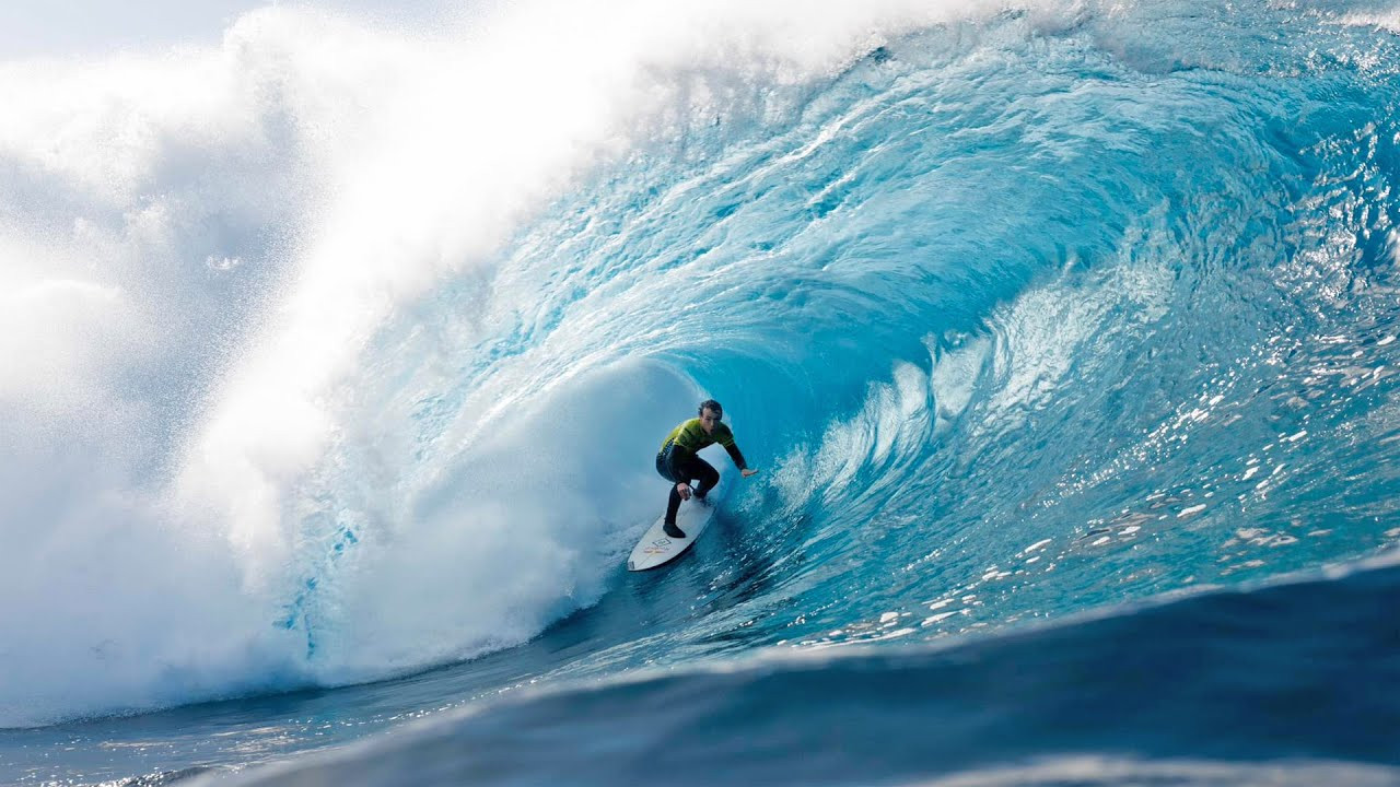 The first day of competition at the 2023 Lanzarote Quemao Class ended with a bang in the Canary Islands.<br /><br />The 8th edition of the prestigious tube-riding invitational greeted surfers with spectacular conditions.<br /> <br />Joan Duru and Marc Lacomare have set the level by getting 10-point waves from the judging panel.<br /><br />The French surfers showed they knew this wave well and how to get the most out of today's conditions.<br /> <br />"I'm glad to be back. I love this wave and the people of Lanzarote," commented Marc Lacomare.<br /><br />"I am very grateful for the opportunity to compete again in this event. The conditions have been spectacular all day long, and I was able to catch two good waves in my heat."<br /><br />"This wave is very intense, very powerful. It forms a huge tube. It's a sensation like no other."<br /><br />One of the standouts was also the Basque Aritz Aranburu, who advanced to the quarterfinals and is "very grateful to be back and still invited to compete. Today has been a classic Lanzarote Quemao Class."<br /><br />"We were all nervous, with butterflies in the stomach. This wave is very powerful, and you have to take it seriously, respect the conditions, and enjoy it.<br /><br />"I've been coming to Lanzarote for about 25 years. I know the island quite well and am very fond of it".<br /> <br />Yael Peña from Tenerife and the Italian Francisco Porcella are also advancing.<br /><br />"The conditions were a bit more complicated now, but we just had to tighten the screws a bit and be more confident when choosing the wave," said Yael Peña.<br /><br />"For tomorrow, try to catch the good waves because in the end, whether you pass or not, if you catch a good wave and enjoy it, you'll be left with a good taste in your mouth."<br /> <br />Brazilian Pedro Calado could not keep going in the competition, but he's pleased about the opportunity to compete in the Lanzarote Quemao Class.<br /><br />"There are few places in the world as special as Lanzarote, with incredible waves. I couldn't win my heat, but with these conditions and this opportunity, you end up just as happy," he adds.<br /><br />Footage: Lanzarote Quemao Class<br /><br />Subscribe to SurferToday on YouTube<br />🔔 http://bit.ly/2TSO2be<br /><br />Online Surf Shop<br />🏄🏻‍♂️ https://bit.ly/online-surf-shop