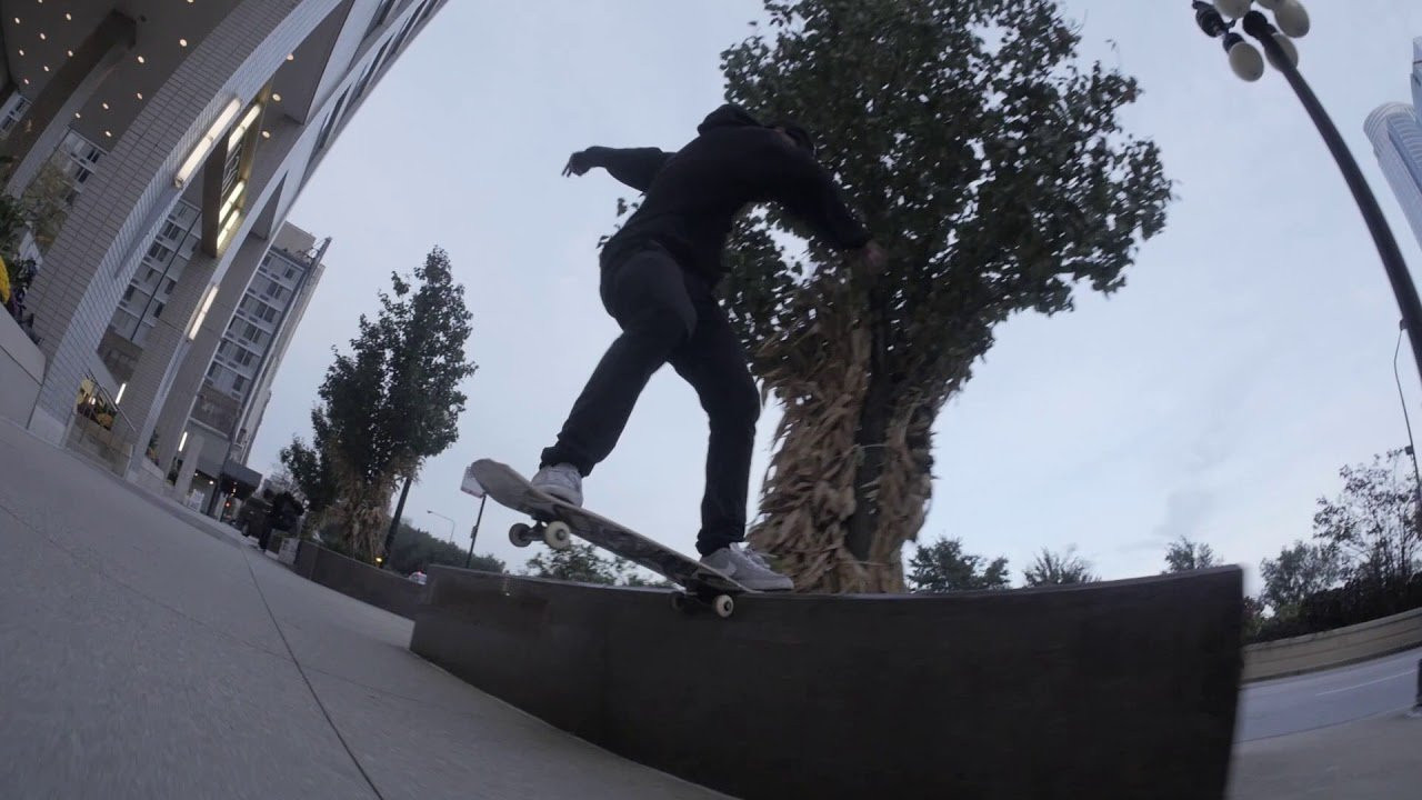 This is a montage of some banging HD Chicago footage that I had lying around. I decided to give it a name to so its actually a video. <br /><br />Featuring<br />Stephen Lawyer<br />Yariel Melendez<br />ORGY<br />Adolfo Franco <br />Marcus Sarsycki