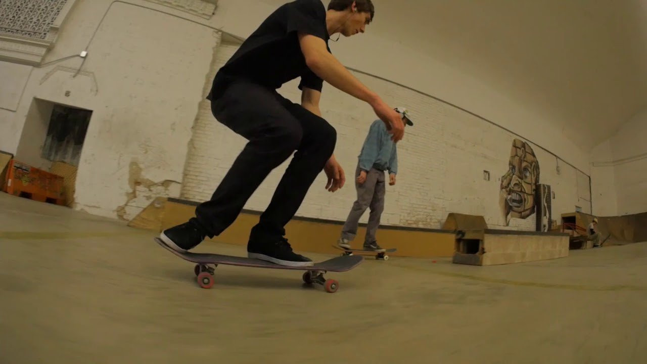 These guys make it look easy!<br /><br />Marcus Sarsycki <br />Sean Davis<br />Adolfo Franco<br />Vince Guzaldo<br />Woody Woelfel<br />Famouss Smith<br /><br />Filmed by Corey Henderson<br />www.fargoskateboarding.com