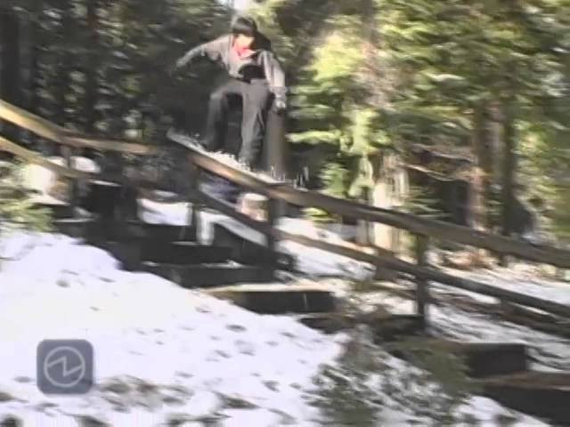 411 VM Snowboarding-Issue 4 Chaos