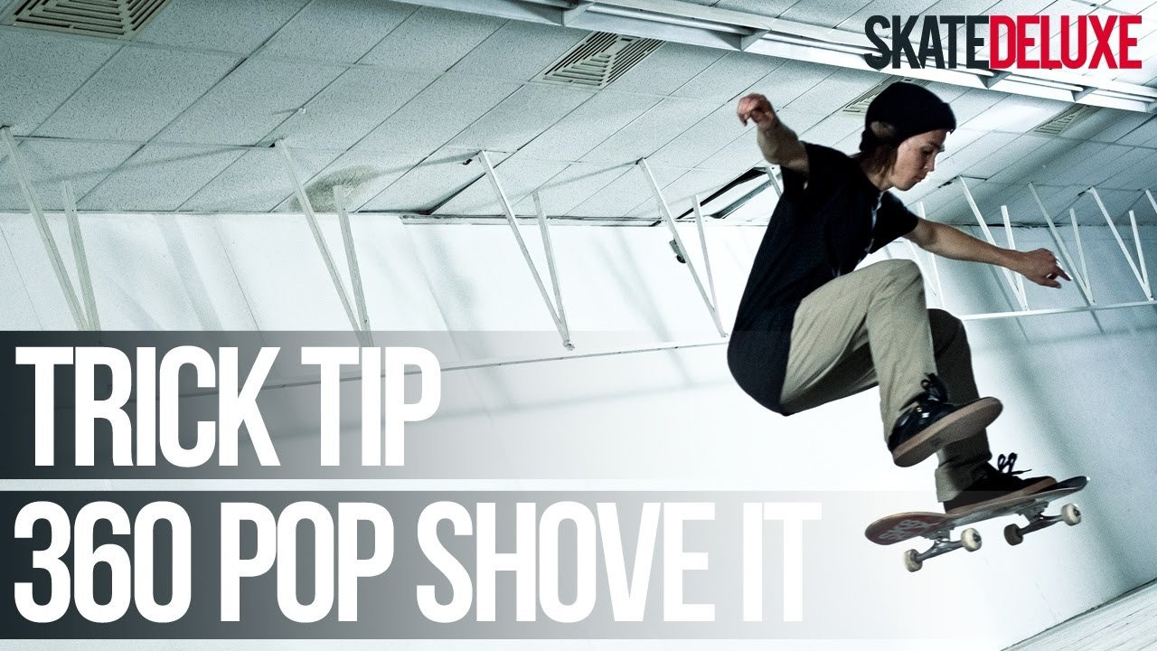 Met de 360 Pop Shove It trick tip tutorial video zal je een hele stylishe skateboard flat trick leren. Alle skateboard trick tips: https://www.skatedeluxe.com/blog/nl/trick-tips/skateboard/<br /><br />De 360 Pop Shove It is een trick waarmee je indruk maakt op bijna elke spot en situatie. Het maakt niet uit of je hem in een park of in een street line doet, in een Game of S.K.A.T.E, op een bank of van een mega trap af - de 360 Pop Shove It zal je homies verbaasd achterlaten bij elke spot. <br /><br />Wanneer je een 360 Pop Shove it doet draait het board 360 graden terwijl je lichaam in dezelfde positie blijft. Vergeleken met een normale Pop Shove It zal het board een extra 180 graden draaien wat de 360 Pop Shove It maakt. Met dank aan verschillende camera hoeken en slow motion kun je precies zien hoe je een goede 360 Pop Shove It kunt doen!<br /><br />| • Skate Shop: https://www.skatedeluxe.com/ | • skatedeluxe Blog: https://www.skatedeluxe.com/blog |<br />| • Facebook: https://www.skatedeluxe.com/facebook | • Instagram: https://www.skatedeluxe.com/instagram | • Twitter: https://www.skatedeluxe.com/twitter |<br />______________________________________________________<br /><br /><br />Skateboard Trick Tips in het Nederlands::<br />• https://www.skatedeluxe.com/blog/nl/trick-tips/skateboard/<br /><br /><br />= OTHER LANGUAGES = <br /><br />⇛ ENGLISH | • https://www.skatedeluxe.com/blog/en/trick-tips/skateboard/<br /><br />⇛ GERMAN | • https://www.skatedeluxe.com/blog/de/trick-tipps/skateboard/<br /><br />⇛ FRENCH | • https://www.skatedeluxe.com/blog/fr/trick-tips/skateboard/<br /><br />⇛ SPANISH | • https://www.youtube.com/playlist?list=PL85C9jh7oQzA4M3nzquykCjMTg8dE0aOV<br /><br />⇛ ITALIAN | • https://www.youtube.com/playlist?list=PL85C9jh7oQzALGyZ2SOi3keO66EprYjOk