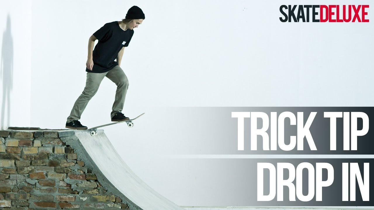 De Drop In trick tip tutorial video laat je een van de basis transition tricks van het skateboarden zien. Bij elke tranny of ramp moet je beginnen met de Drop In. Alle skateboard trick tips: https://www.skatedeluxe.com/blog/nl/trick-tips/skateboard/<br /><br />De Drop In is een essentiële skateboard trick wanneer het aan komt op transition skaten. Als je niet kunt indroppen is het bijna onmogelijk om een mini ramp goed te skaten. Het enige wat je hoeft te kunnen is een quarterpipe vanaf de flat kunnen skaten. De Drop In is vrij makkelijk… je moet alleen even over je angst voor het vallen heen komen. Je staat met je tail op de coping van de quarter-pipe of ramp en leunt naar voren en Drop In. Dat is alles! Je zult zien hoe makkelijk het kan zijn.<br /><br />In onze Drop In video tutorial met verschillende camera perspectieven en slow motion beelden laten we je alles zien wat je moet weten om de Drop In goed te leren. Je moet beginnen bij een kleine quarter-pipe en dan steeds grotere aanpakken. Hoe sneller je de Drop In doet hoe minder bang je er voor bent.<br /><br />Ga ervoor!<br /><br />| • Skate Shop: https://www.skatedeluxe.com/ | • skatedeluxe Blog: https://www.skatedeluxe.com/blog |<br />| • Facebook: https://www.skatedeluxe.com/facebook | • Instagram: https://www.skatedeluxe.com/instagram | • Twitter: https://www.skatedeluxe.com/twitter |<br />______________________________________________________<br /><br /><br />Skateboard Trick Tips in het Nederlands::<br />• https://www.skatedeluxe.com/blog/nl/trick-tips/skateboard/<br /><br /><br />= OTHER LANGUAGES = <br /><br />⇛ ENGLISH | • https://www.skatedeluxe.com/blog/en/trick-tips/skateboard/<br /><br />⇛ GERMAN | • https://www.skatedeluxe.com/blog/de/trick-tipps/skateboard/<br /><br />⇛ FRENCH | • https://www.skatedeluxe.com/blog/fr/trick-tips/skateboard/<br /><br />⇛ SPANISH | • https://www.youtube.com/playlist?list=PL85C9jh7oQzA4M3nzquykCjMTg8dE0aOV<br /><br />⇛ ITALIAN | • https://www.youtube.com/playlist?list=PL85C9jh7oQzALGyZ2SOi3keO66EprYjOk
