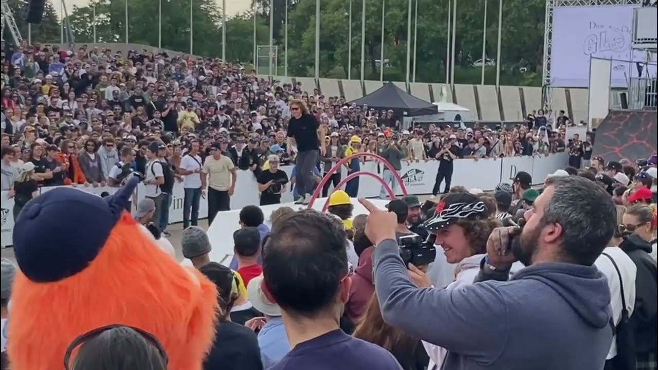 Dime did it again, throwing a "contest" for the ages in beautiful Montreal. <br /><br />Olympic Stadium clips caught on cell phone by Larry Davis.<br /><br />Full article: https://skatejawn.com/dime-glory-2022/<br /><br />Subscribe to youtube here: https://www.youtube.com/channel/UCjKjORPOx_65rdOBPeYFoGQ<br />Subscribe to Skate Jawn: https://webstore.skatejawn.com/<br />More content: http://skatejawn.com