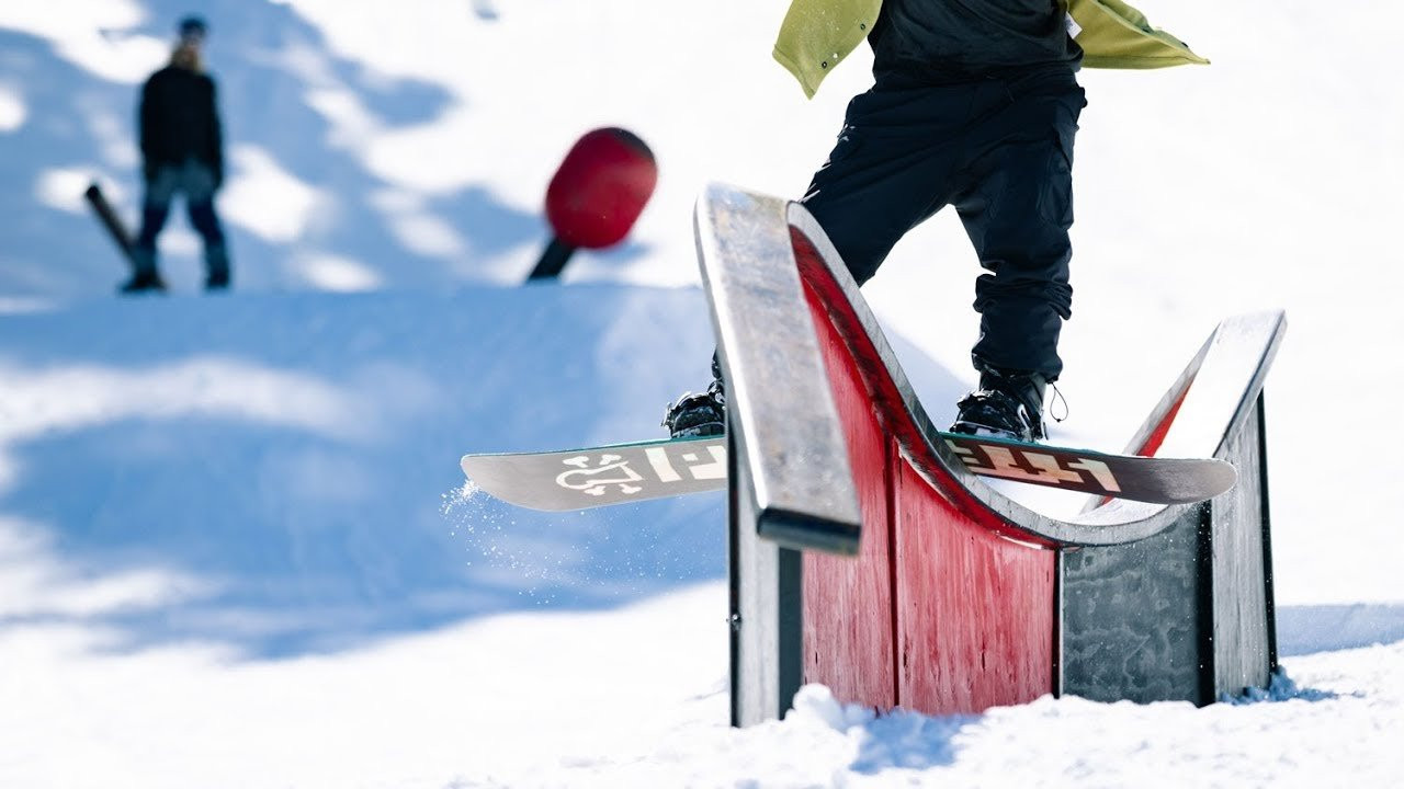 Each week seems to drag by when you’re waiting on another installment of Sunday in the Park. But this week’s episode is certainly worth the wait. Sit back an enjoy another park heavy edit from your favorite SoCal boarders, and make sure to tune in again next week for more, only here on TWSNOW.<br /><br />Riders: Chas Guldemond, Blake Axelson, Yura Imamura, Manato Chiba, Elena Graglia, Jordan Small, Jesse Paul<br /><br />Filming/Editing: Kyle Schafer @jupiterpeople<br /><br />Motion Graphics: Kyle Schafer @jupiterpeople<br /><br />Photo: Lee Stockwell @leestock<br /><br />Song: Brotha Lynch Hung - Rest In Piss<br /><br />For the latest TWSNOW updates, follow us on:<br />Facebook - http://twsnow.co/Facebook<br />Instagram - http://twsnow.co/Instagram<br />YouTube - http://twsnow.co/YouTube<br />Twitter - http://twsnow.co/Twitter