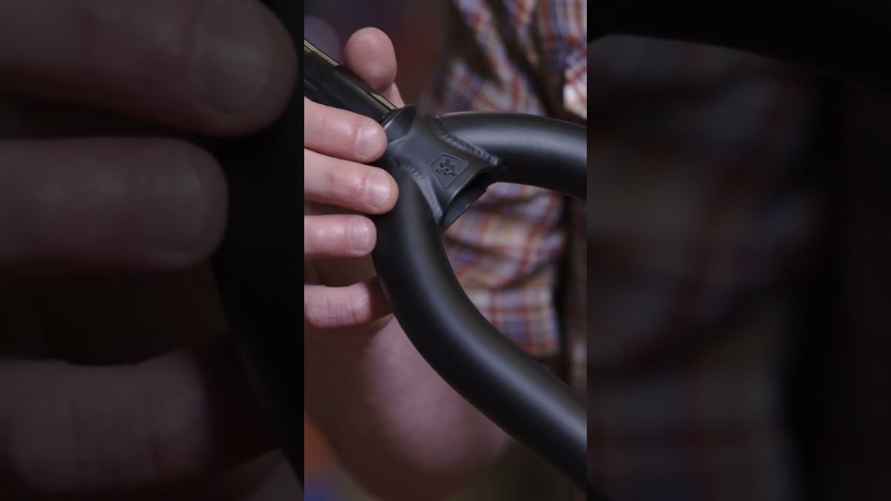 Shop the Fly Bikes Volcano V2 fork now worldwide at sourcebmx.com<br /><br />#bmx #sourcebmx #flybikesbmx