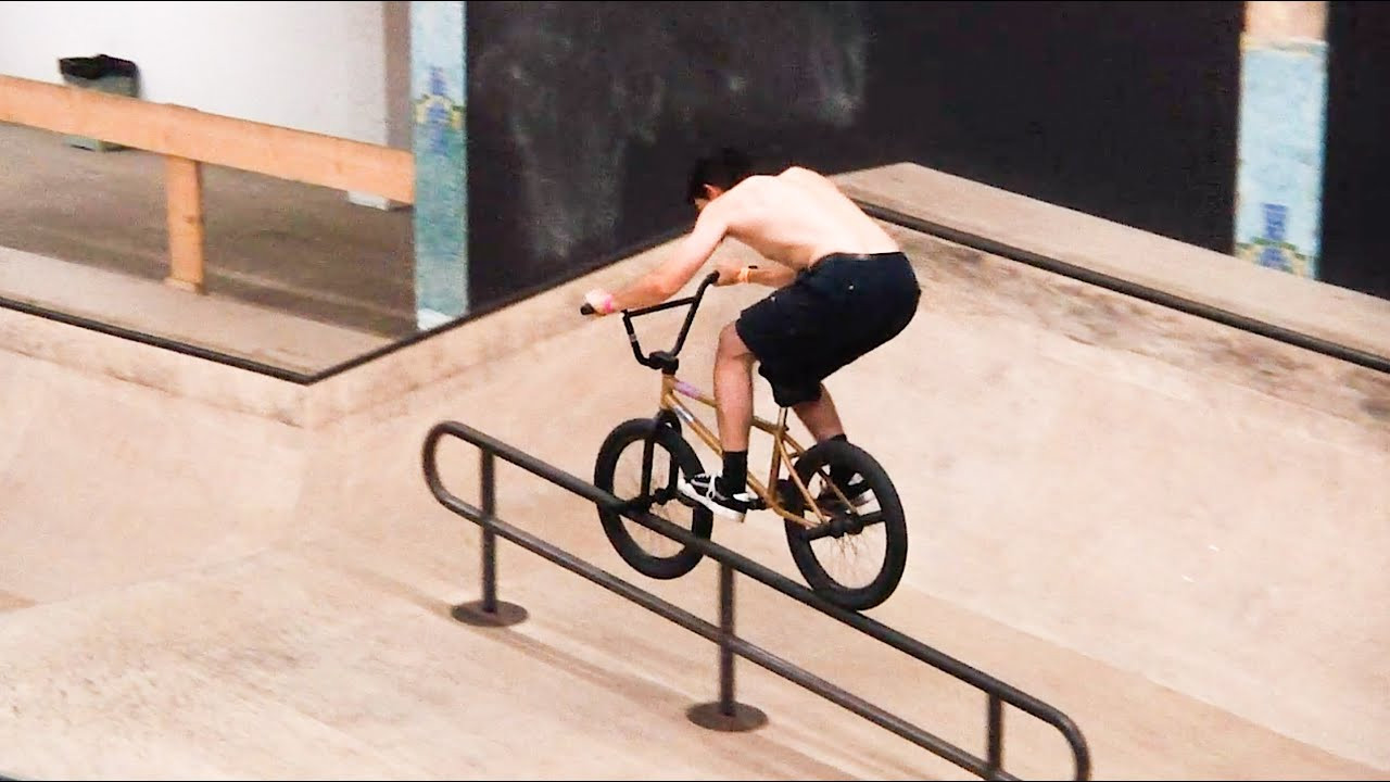 Source BMX: Battle of Hastings Qualifier 2023 - Check out 25+ minutes of awesome riding from the Qualification 2023! OUR WINNER ANTONIO SMALLWOOD IS OUR NEWEST TEAM CAPTAIN! Congrats! <br /><br /><br />Battle of Hastings Main event with 5 Live Streams on this channel is coming this September 8th-10th! <br /><br />Stay tuned for more info and check out http://sourcebmx.com/BOH for give-aways!<br /><br />Also please subscribe to http://youtube.com/sourcebmx for even more videos!<br /><br />#bmx #sourcebmx #BOHBMX