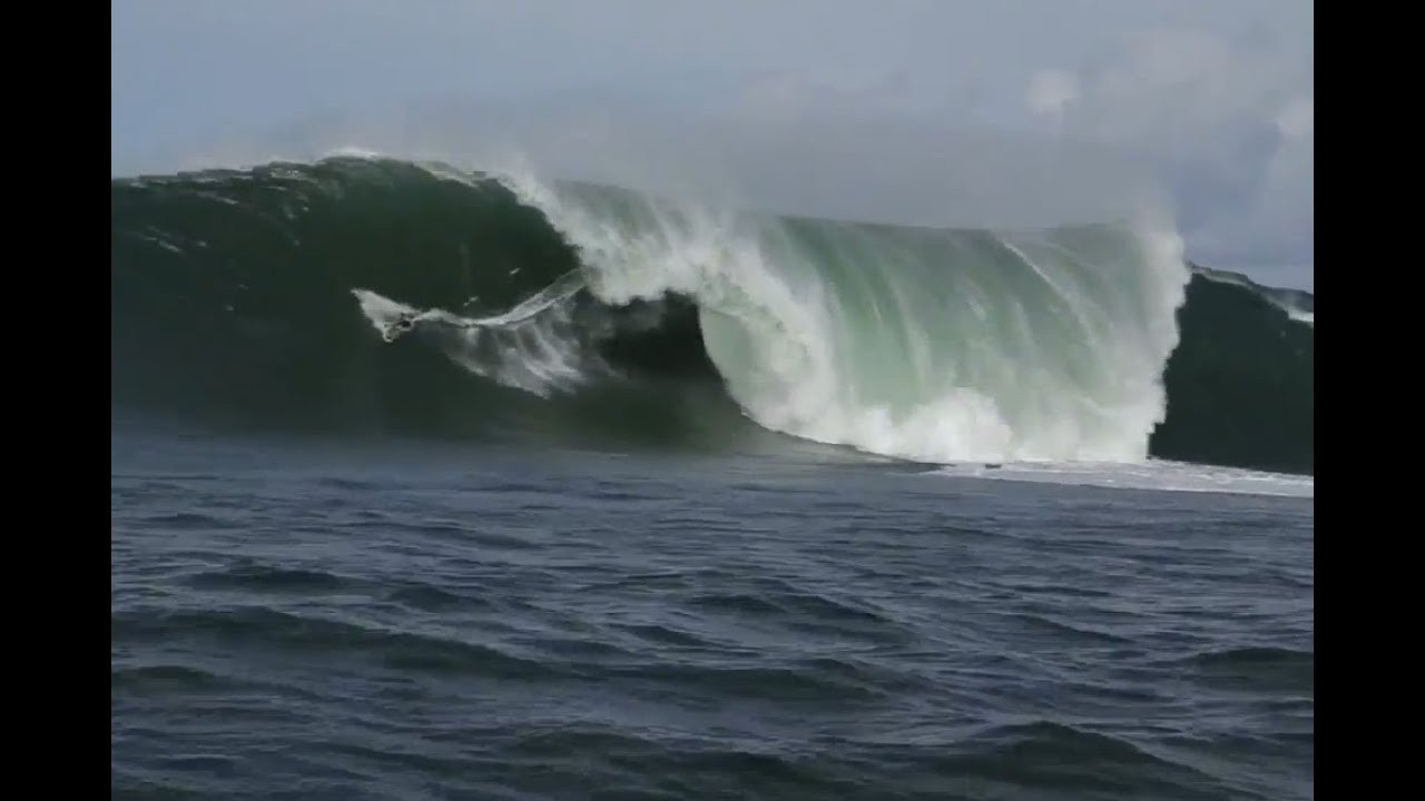 http://www.TheSurfChannel.com<br />http://www.Facebook.com/LocalStyleSurf<br /><br />Local knowledge is key for any big wave, but especially in macking Ireland where the cold slabs are nobody's friend. On March, 2, 2014, Prowlers was firing off the coast of Sligo, and there was one lucky surfer who has truly made the Irish coast his second home. New Yorker Kurt Rist was determined to find the biggest barrel of the day - and one giant green barrel made him the talk of the town overnight, scoring him a Billabong XXL entry as well as front page news across the country.<br /><br />Watch a special preview LOCAL STYLE: IRELAND, the next season of The Surf Channel's original eco travel show.<br /><br />Video produced by Namhee Han.<br />___<br /><br />The Surf Channel will be an original, free, ad supported television network delivered on cable, satellite and IPTV services, web and wireless. The Video On Demand television network will be found on cable, satellite, telco and digital. Distribution partners include: Comcast, Cox Communications, DirecTV, Dish Network, Filmon.com.<br /><br />For industry news around the clock and to find out about the upcoming television launch, check out:<br /><br />http://www.TheSurfChannel.com<br />http://www.Facebook.com/TheSurfChannel<br />http://www.Twitter.com/TheSurfChannel<br />http://www.Instagram.com/TheSurfChannel<br /><br />* Twitter/Instagram your best barrel face to win prizes every month to #TheSurfChannel #BarrelFace, and 'Like' us on Facebook to join history's first network dedicated to the great sport of surfing.
