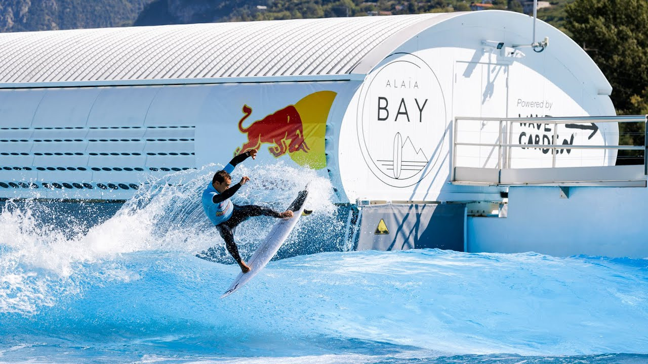 Franklin Serpa and Rachel Bonhote-Mead have taken out the 2023 Red Bull Pool Clash at Alaïa Bay in Sion, Switzerland.<br /><br />The Brazilian and the Swiss-Aussie surfers claimed the amateur surfing competition at the iconic Swiss Alps wave pool powered by Wavegarden.<br /><br />The event was held under sunny blue skies and hosted and judged by professional surfers and Olympic athletes Leonardo Fioravanti and Teresa Bonvalot.<br /><br />The contest was intense, and the participants did their best to impress the judges.<br /><br />Unlike World Tour competitions, scoring was based on three judging criteria: variety of maneuvers, execution, and risk-taking.<br /><br />The Red Bull Pool Clash Contest offered an exciting competitive format for both men and women.<br /><br />The qualifying round on Saturday began with free practice, followed by Round 1 - the qualifying jam session, in which 60 male and 18 female surfers fought for qualification.<br /><br />The top-performing athletes then qualified for Round 2, where only the top 30 remained.<br /><br />Sunday was dedicated to the final rounds, with quarterfinals, semifinals, and finals, in which the surfers fought in a direct duel for victory.<br /><br />In addition to the competition, Fioravanti and Bonvalot thrilled audiences with breathtaking performances throughout the weekend, particularly at the Air Section Show, where they performed spectacular aerial tricks.<br /><br />The contestants were also surprised by the two stars and received valuable technical advice during their training session.<br /><br />On Saturday and Sunday afternoons, the audience and surfers were able to experience a journey through time with the retro longboard session.<br /><br />The surfers rode their longboards and immersed themselves in the 1980s aesthetic by dressing up and showcasing their best wigs in the lineup.<br /><br />Red Bull Pool Clash 2023 | Results<br /><br />Men<br /><br />1. Franklin Serpa<br />2. Jao Errera<br />3. Gaspard Eyraud and Michael Zaug<br /><br />Women<br /><br />1. Rachel Bonhote-Mead<br />2. Mathilda Colelough<br />3. Alicia Martinet and Alena Gubler<br /><br />Footage:<br />@RedBullSurfing<br /><br />Subscribe to SurferToday on YouTube<br />🔔 http://bit.ly/2TSO2be<br /><br />Online Surf Shop<br />🏄🏻‍♂️ https://bit.ly/online-surf-shop