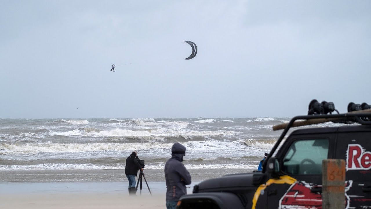 Watch the highlights of the 2023 Red Bull Megaloop held in Zandvoort, Netherlands.<br /><br />The storm brought the wind, and the big air kiteboarding specialists did the rest.<br /><br />Italian kitesurfer Andrea Principi put on a spectacular performance and landed some of the best airs of the competition.<br /><br />2023 Red Bull Megaloop | Results<br /><br />1. Andrea Principi, 8.04<br />2. Liam Whaley, 7.74<br />3. Cohan van Dijk, 7.46<br />4. Jeremy Burlando, 7.10<br /><br />Subscribe to SurferToday on YouTube<br />🔔 http://bit.ly/2TSO2be<br /><br />Online Surf Shop<br />🏄🏻‍♂️ https://bit.ly/online-surf-shop