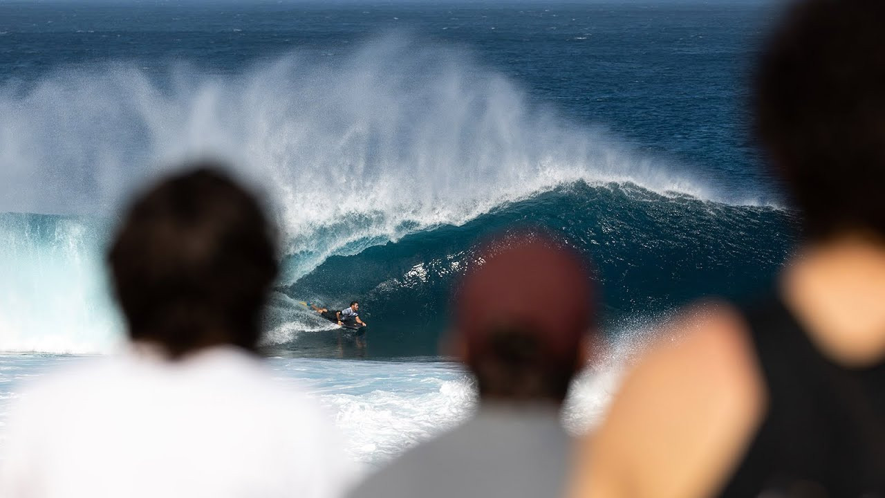 The 7th edition of the 2022 Billabong Quemao Class kicked off with excellent wave conditions, sun, and an audience excited about the event.<br /><br />Before the start of the competition, the surfing community, competitors, and the people of La Santa paid tribute to David Infante "Fula," in whose memory this event is held every year.<br /><br />"It is an honor to be able to organize this special moment to remember our friend "El Fula" and to see the people of the town of La Santa and the competitors participating in this tribute," said Francisco Saenz, organizer of the event.<br /><br />After the surfers, it was the bodyboarders' turn.<br /><br />During the morning, it has been possible to witness incredible performances by David Sánchez from Lanzarote, Armides Soliveres from Gran Canaria, and Octavio González and Aitor Ojeda, both from Fuerteventura.<br /><br />The first semifinal will have Fuerteventura athletes Octavio González, Aitor Ojeda, and Ruyman Rey, as well as Armides Soliveres from Gran Canaria.<br /> <br />Three times champion of the event, Frenchman Amaury Lavernhe, returned to La Santa ready to win again.<br /><br />He got today's best bodyboarding wave with 9.50 points out of 10.<br /><br />"This is a spectacular event and to be able to compete in these conditions with the level is extraordinary," commented the Frenchman.<br /><br />Footage: Billabong Quemao Class<br /><br />Subscribe to SurferToday on YouTube<br />🔔 http://bit.ly/2TSO2be<br /><br />Online Surf Shop<br />🏄🏻‍♂️ https://bit.ly/online-surf-shop
