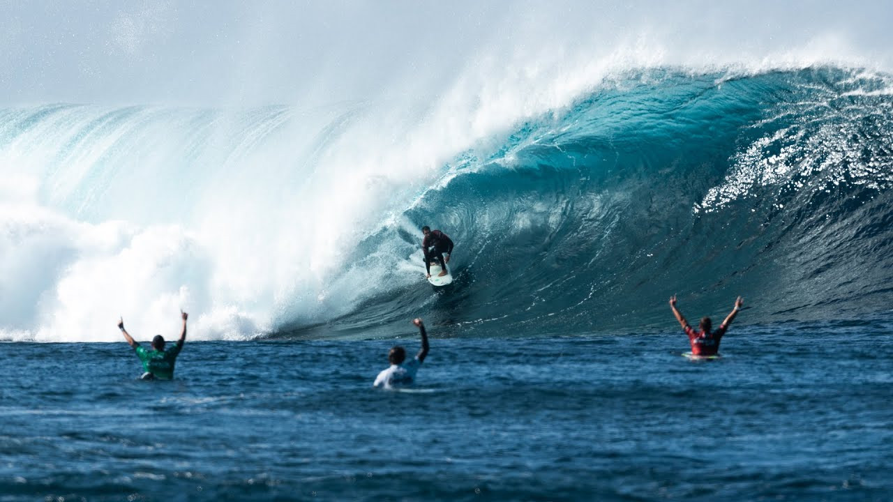 The 7th edition of the Billabong Quemao Class puts Lanzarote in the epicenter of the world of surfing.<br /><br />Thirty-two international and national surfers, invited by the organization, will meet in the coastal village of La Santa, in Tinajo, to face one of the world's most powerful and dangerous waves.<br /> <br />We must wait for the El Quemao wave to reach its most extreme conditions and guarantee adrenaline-fueled action.