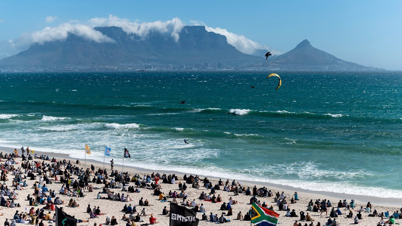 Watch the highlights of the 2021 Red Bull King of the Air held at Kite Beach in Cape Town, South Africa.<br /><br />The winner of the event was Kiwi big air kiteboarding specialist Marc Jacobs.<br /><br />The wind conditions reached around 30 knots (55 km/h).<br /><br />2021 Red Bull King of the Air | Final<br />1. Marc Jacobs (NZL) 32.28<br />2. Kevin Langeree (NED) 27.70<br />3. Stig Hoefnagel (NED) 26.10
