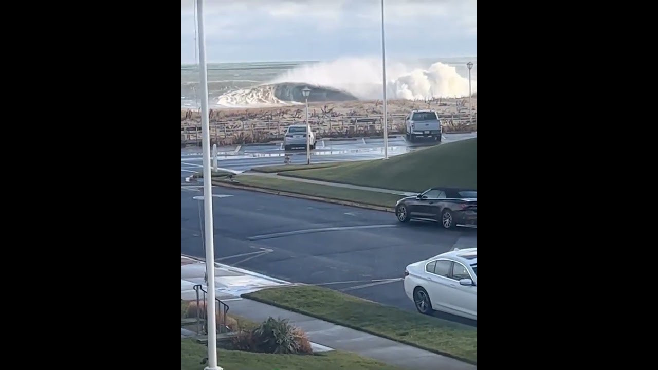 -----------------------------------<br /> Subscribe: <br /> http://www.youtube.com/subscription_center?add_user=surfline<br /> <br /> Become a Surfline Premium Member: <br /> https://surfl.in/2Cd36tF<br /> ----------------------------------