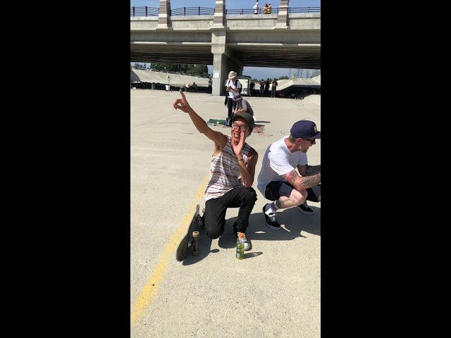We had the pleasure of seeing Chad Muska doing a Muska Flip in person at ETN's Street Fight contest in Los Angeles. Check the photos and coverage here: https://theboardr.com/post/ETN_Street_Fight_Series