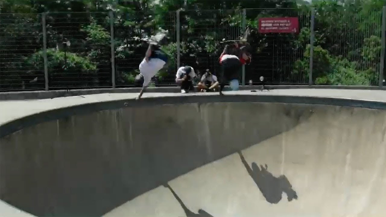 This is what happens. Filmed by Tia Romano.