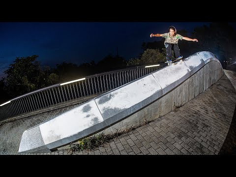 <p>Led by T4, the GX squad dodge security while torching every hill, wall, and bricked dreamscape from Tokyo to Yokosuka.</p>