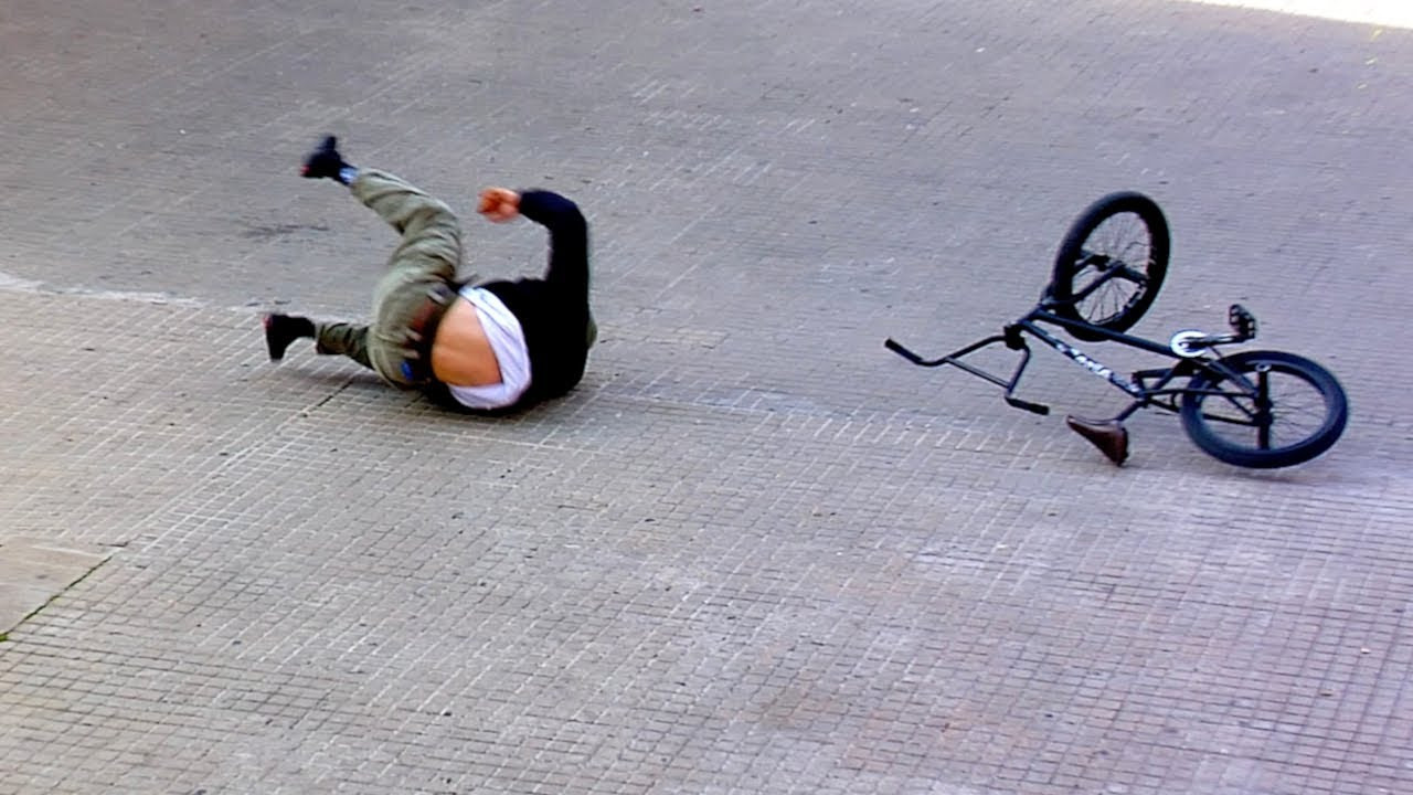 We've got a treat for you today! Newest member of the United crew Rufus Dubery recently linked up with some of the squad and headed to Barcelona for a week of good times and… well, we’ll just let the video do the talking!<br /><br />A huge, warm, official welcome to the team Rufus!<br /><br />Watch Rufus, Harry, Jack, Paulatina, Jo and Miki tear it up in the streets of Barca now!<br /><br />Video by Miki Fleck