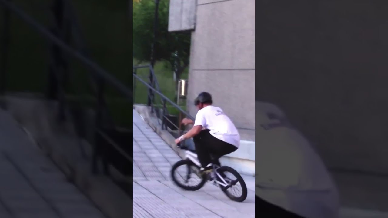 The @fernandolaczko signature DIRTY Bars are the perfect all rounder handlebar, whether you’re getting a session in on the local flat rail, hitting the big stuff or floating around the park, they have you covered, featuring an oversized crossbar and heat treated for added strength and durability 🤘🏻 get yours now online and from all of your favourite #unitedbikeco stockists worldwide! 🌍 #bmx #unitedbmx #shorts