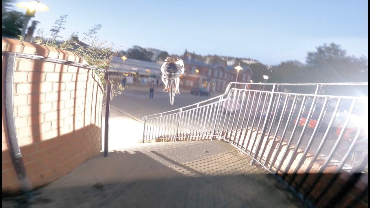 Our boy Darren Deez swung by this week to build up a fresh Prime Mover V1 and take it out for a spin. The United X Union Prime Mover V1 frame comes with built in chain tensioners and uses proper BMX frame geometry. With a strong tube set throughout and a down tube gusset this frame can be found blasting parks, trails & street alike!