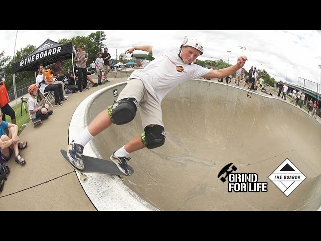Third year, there's a new stop on the Florida based all ages skateboarding contest series benefiting the Grind for Life organization. This one's in Nashville, TN. We've got a recap of the skating here and photos and results here:<br />http://theboardr.com/post/Grind_For_Life_2015_Knoxville