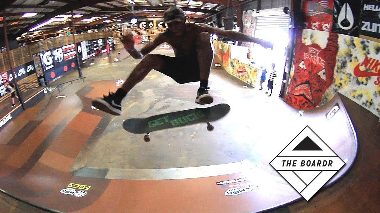 HiDefJoe has some raw footage from Tampa Pro today. These four ripping skateboarders have something in common. First commenter here will get a box from us here that includes The Boardr t-shirt and some other goodies. Here's a hint: it has to do with the business side of skateboarding.