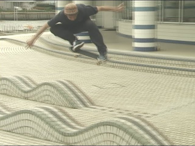 We're stoked to present Hiroki Muraoka's full part from the new "Look Left" video by Traffic Skateboards released in late 2017.<br />Filmed by Yoji Mizusawa, Hitoshi Nagaoka, Colin Read and Marc Ohata<br />Edited by Josh Stewart